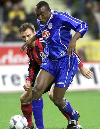 容易被利拉 容易被利拉